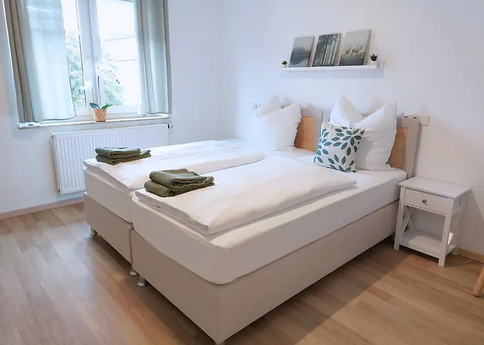 公寓 Platz Fuer Gruppen - 4 Schlafzimmer Mit Tv 乌尔姆