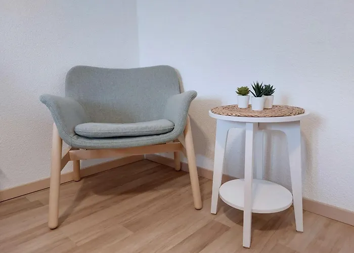 公寓 Platz Fuer Gruppen - 4 Schlafzimmer Mit Tv 乌尔姆