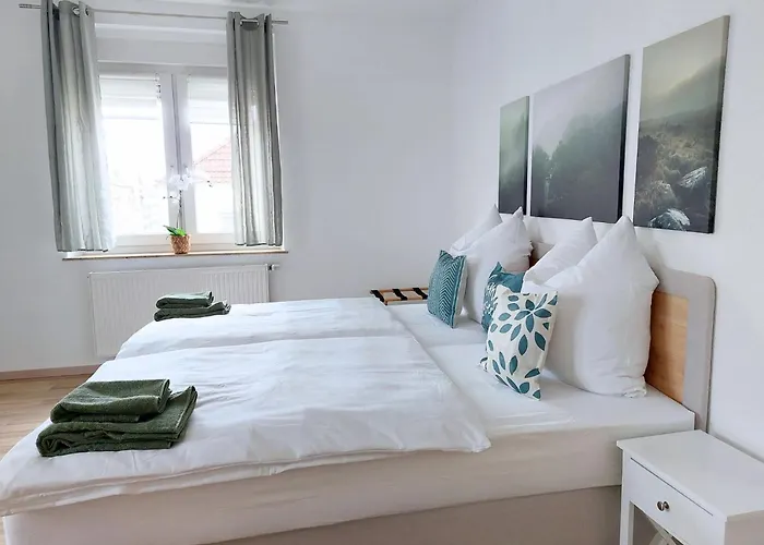 Platz Fuer Gruppen - 4 Schlafzimmer Mit Tv * 乌尔姆